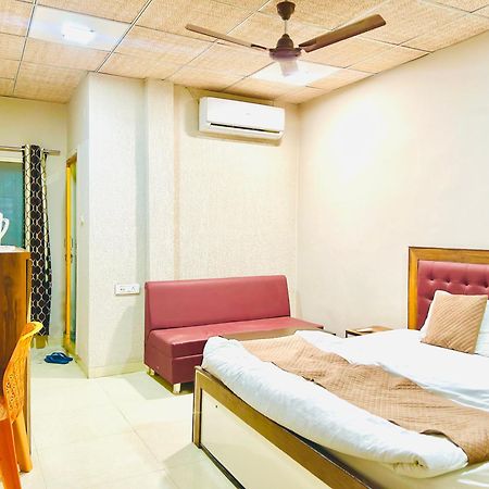 Jagtara Residency Hotel อินดอร์ ภายนอก รูปภาพ