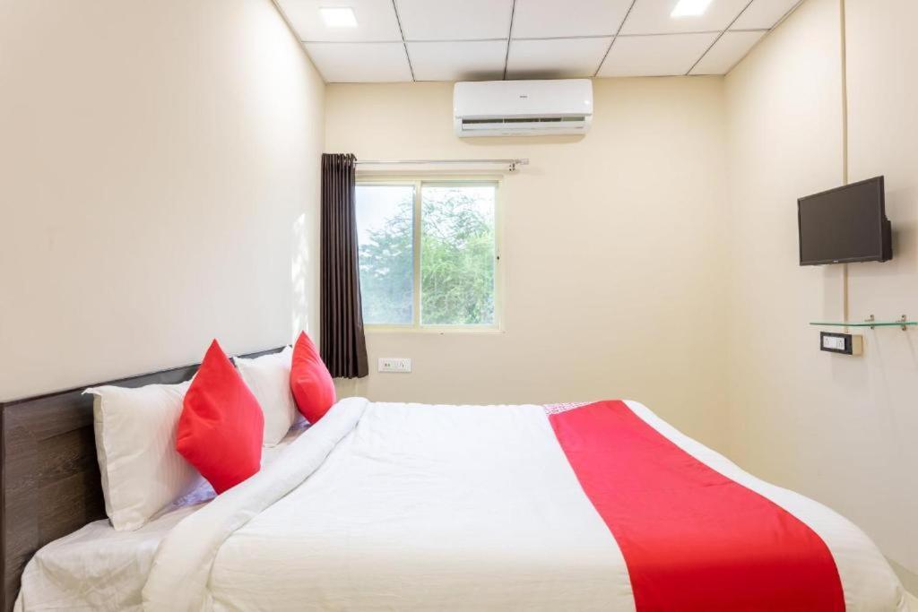 Jagtara Residency Hotel อินดอร์ ภายนอก รูปภาพ