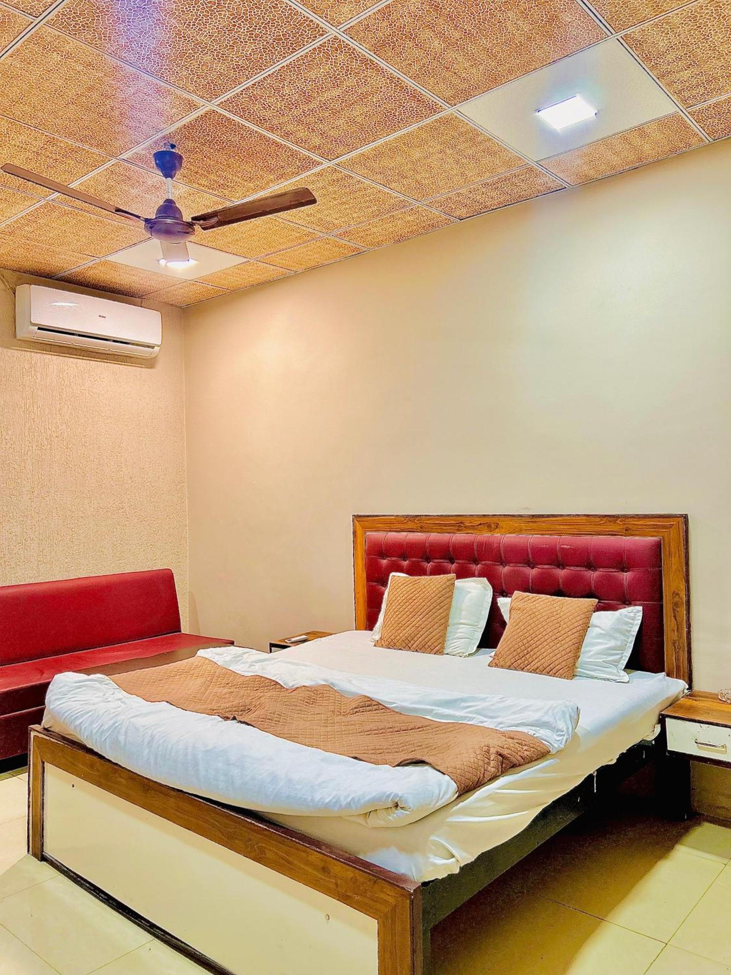 Jagtara Residency Hotel อินดอร์ ภายนอก รูปภาพ